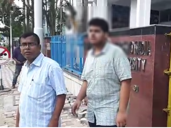 সল্টলেকে ইঞ্জিনিয়ারিং-এর ছাত্রকে নির্যাতনের অভিযোগ, ১০ জন ছাত্রের বিরুদ্ধে অভিযোগ দায়ের সল্টলেকে ইঞ্জিনিয়ারিং-এর ছাত্রকে নির্যাতনের অভিযোগ, ১০ জন ছাত্রের বিরুদ্ধে অভিযোগ দায়ের