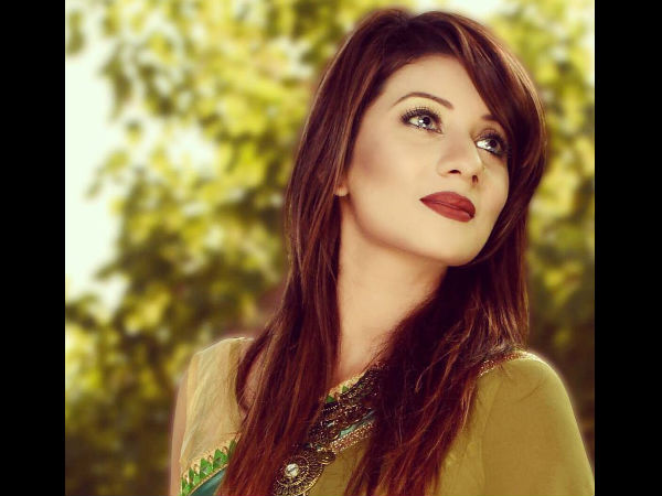 স্বামীকে ভিডিও কলে রেখে আত্মহত্যা বাঙালি মডেল-অভিনেত্রীর স্বামীকে ভিডিও কলে রেখে আত্মহত্যা বাঙালি মডেল-অভিনেত্রীর