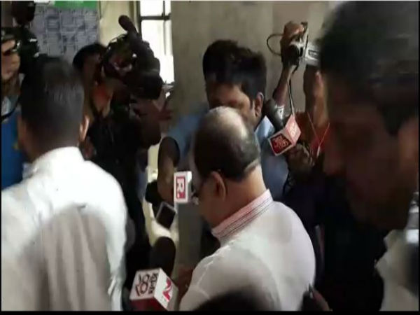 ম্যারাথন জেরা, ইডিকে কী বললেন শোভন চট্টোপাধ্যায় ম্যারাথন জেরা, ইডিকে কী বললেন শোভন চট্টোপাধ্যায়