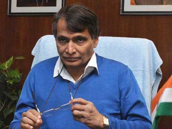 লাগাতার রেল দুর্ঘটনা, নৈতিক দায় নিয়ে পদ ছাড়তে চাইলেন রেলমন্ত্রী সুরেশ প্রভু লাগাতার রেল দুর্ঘটনা, নৈতিক দায় নিয়ে পদ ছাড়তে চাইলেন রেলমন্ত্রী সুরেশ প্রভু