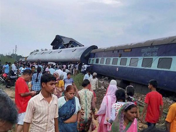 মুজফফরনগরের রেল দুর্ঘটনায় সাসপেন্ড ৪ অফিসার, নেপথ্যে কী কারণ মুজফফরনগরের রেল দুর্ঘটনায় সাসপেন্ড ৪ অফিসার, নেপথ্যে কী কারণ