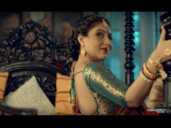 দুপুরের একাকীত্ব ঘোচাতে আসছেন উমা বৌদি, নাম ভূমিকায় স্বস্তিকা দুপুরের একাকীত্ব ঘোচাতে আসছেন উমা বৌদি, নাম ভূমিকায় স্বস্তিকা