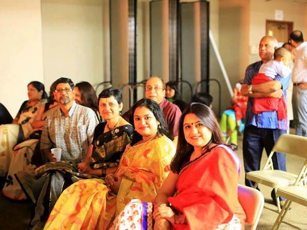 কলম্বাসের দেশে দুর্গাপুজো, নেই-নেই-এর মধ্যেও কিছু পাওয়া, প্রবাস জীবনে আঁকিবুকি কাটলেন শুভঙ্কর কলম্বাসের দেশে দুর্গাপুজো, নেই-নেই-এর মধ্যেও কিছু পাওয়া, প্রবাস জীবনে আঁকিবুকি কাটলেন শুভঙ্কর