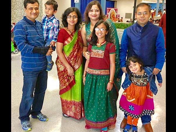 আমেরিকাতেও মঙ্গলবার মহালয়া, শিউলি ফুল গন্ধ আর বোধনের সুরে রাত জাগছে অরুন্ধতীরা আমেরিকাতেও মঙ্গলবার মহালয়া, শিউলি ফুল গন্ধ আর বোধনের সুরে রাত জাগছে অরুন্ধতীরা