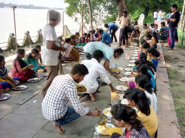 আয়োজন ছিল খাওয়াদাওয়ারও