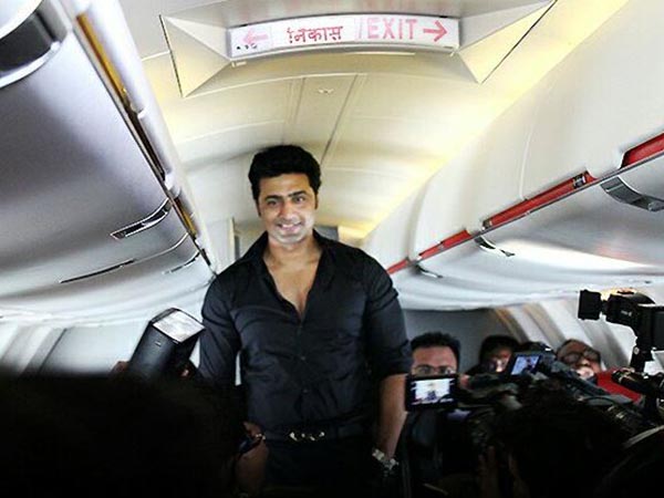'ককপিট'-এ এলেন দেব