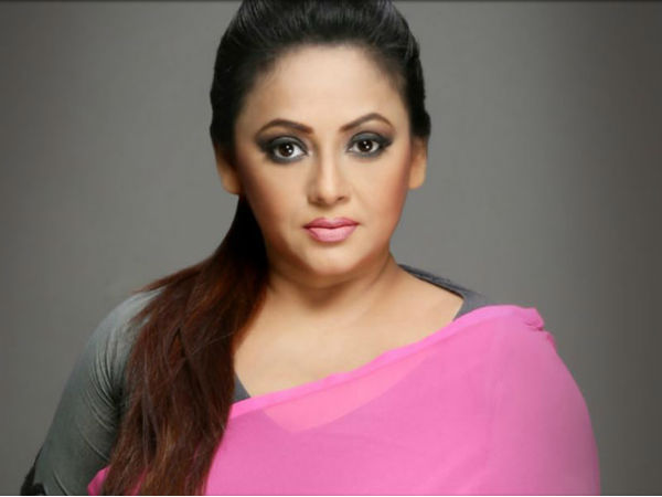 শাড়িতে শ্রীলেখা