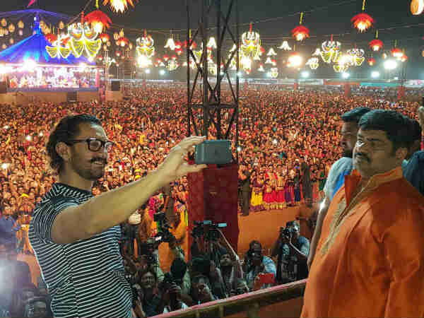 নবরাত্রির আরতিতে আমির