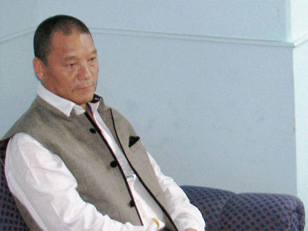 বোধনের দিনে ‘মুখরক্ষা’র বনধ প্রত্যাহার মোর্চার বোধনের দিনে ‘মুখরক্ষা’র বনধ প্রত্যাহার মোর্চার