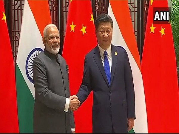 ব্রিকসে মোদী- জিনপিং বৈঠক, মিলল না সীমান্ত সমস্যায় সুরাহা মেলা নিয়ে ধোঁয়াশা ব্রিকসে মোদী- জিনপিং বৈঠক, মিলল না সীমান্ত সমস্যায় সুরাহা মেলা নিয়ে ধোঁয়াশা