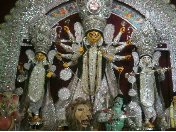 রবিবাসরীয় চতুর্থীতে সকাল থেকে মানুষরে ঢল বিভিন্ন প্যান্ডেলে রবিবাসরীয় চতুর্থীতে সকাল থেকে মানুষরে ঢল বিভিন্ন প্যান্ডেলে