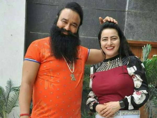 হানিপ্রীত আসলে সিবিআই এজেন্ট! ভাইরাল খবরে শোরগোল হানিপ্রীত আসলে সিবিআই এজেন্ট! ভাইরাল খবরে শোরগোল