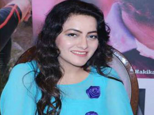 ড্রাগ সিন্ডিকেটের ভয় কাঁপছেন হানিপ্রীত, তদন্তে সহযোগিতা করতে রাজি তিনি ড্রাগ সিন্ডিকেটের ভয় কাঁপছেন হানিপ্রীত, তদন্তে সহযোগিতা করতে রাজি তিনি