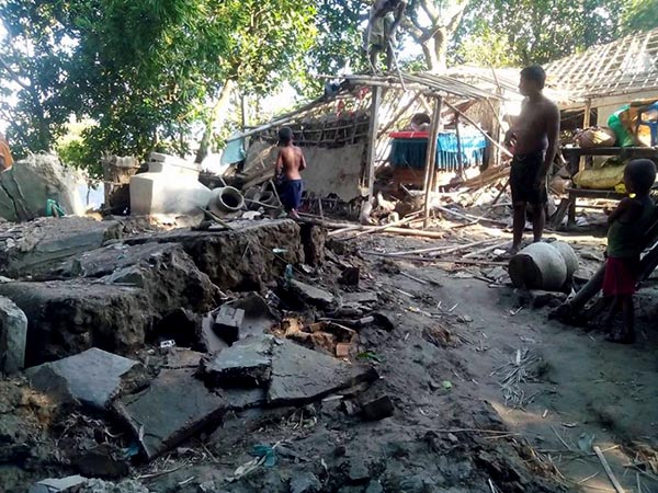 দেবীপক্ষের শুরুতে সানি লিওনের জন্য কাউন্ট ডাউন, কিন্তু কেন ম্লান হল মহালয়া দেবীপক্ষের শুরুতে সানি লিওনের জন্য কাউন্ট ডাউন, কিন্তু কেন ম্লান হল মহালয়া