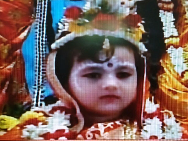 বেলুড় মঠে দেবী রূপে কুমারীর আরাধনা বেলুড় মঠে দেবী রূপে কুমারীর আরাধনা