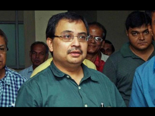 হঠাৎ সিবিআই দফতরে কুণাল! তাঁর ইঙ্গিতপূর্ণ মন্তব্যে উৎসবেও বিষাদের আমেজ হঠাৎ সিবিআই দফতরে কুণাল! তাঁর ইঙ্গিতপূর্ণ মন্তব্যে উৎসবেও বিষাদের আমেজ