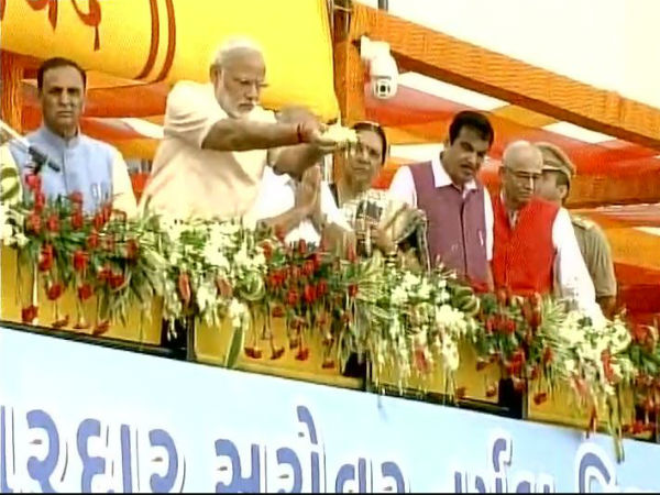 Live : বিশ্বের দ্বিতীয় বৃহত্তম বাঁধের উদ্বোধনে প্রধানমন্ত্রী মোদী Live : বিশ্বের দ্বিতীয় বৃহত্তম বাঁধের উদ্বোধনে প্রধানমন্ত্রী মোদী
