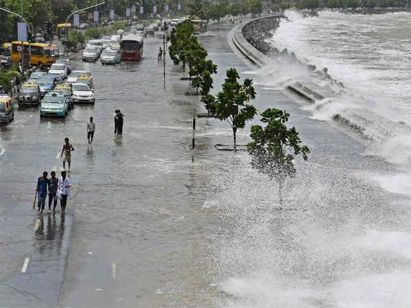 আরব সাগরে ঘূর্ণাবর্ত, ফের জলে ভাসতে পারে মুম্বই আরব সাগরে ঘূর্ণাবর্ত, ফের জলে ভাসতে পারে মুম্বই