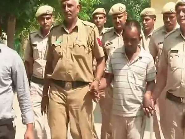 গুরুগ্রামের স্কুলে ছাত্রকে যৌন নির্যাতনে বাধা পেয়ে হত্যার ঘটনায় ৭ দিনেই চার্জশিট দেবে পুলিশ গুরুগ্রামের স্কুলে ছাত্রকে যৌন নির্যাতনে বাধা পেয়ে হত্যার ঘটনায় ৭ দিনেই চার্জশিট দেবে পুলিশ