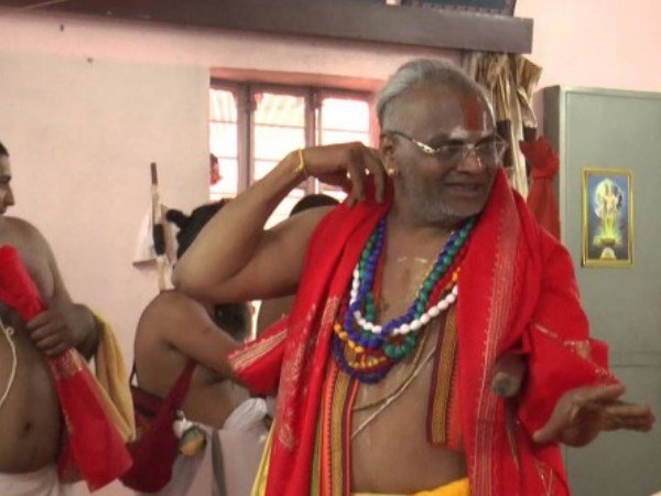 বিলাসপুরের ছাত্রীকে ধর্ষণের অভিযোগ, গ্রেফতার রাজস্থানের 'ফলাহারি বাবা' বিলাসপুরের ছাত্রীকে ধর্ষণের অভিযোগ, গ্রেফতার রাজস্থানের 'ফলাহারি বাবা'