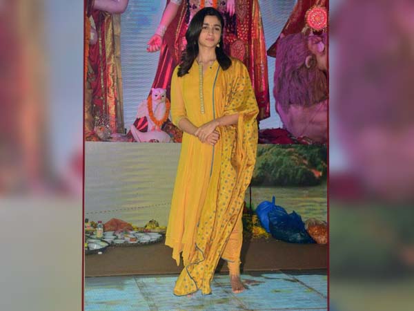 পুজোতে আলিয়া