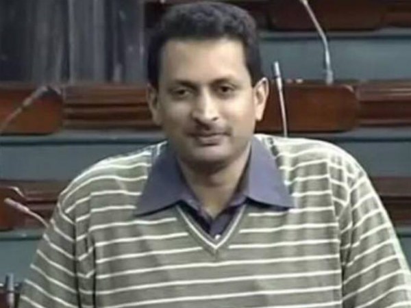 এবার বিতর্কে টিপু সুলতান, তাকে নৃশংস খুনি, গণধর্ষণকারী বললেন এই কেন্দ্রীয় মন্ত্রী এবার বিতর্কে টিপু সুলতান, তাকে নৃশংস খুনি, গণধর্ষণকারী বললেন এই কেন্দ্রীয় মন্ত্রী