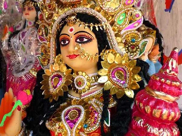 'কে জেগে আছো' ?