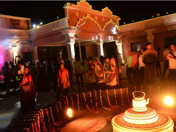 মোদীর চা বিক্রির দোকান