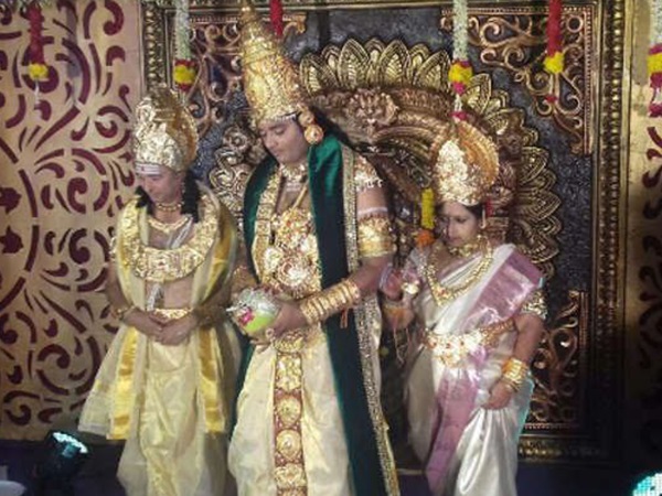 অভিনব থিম