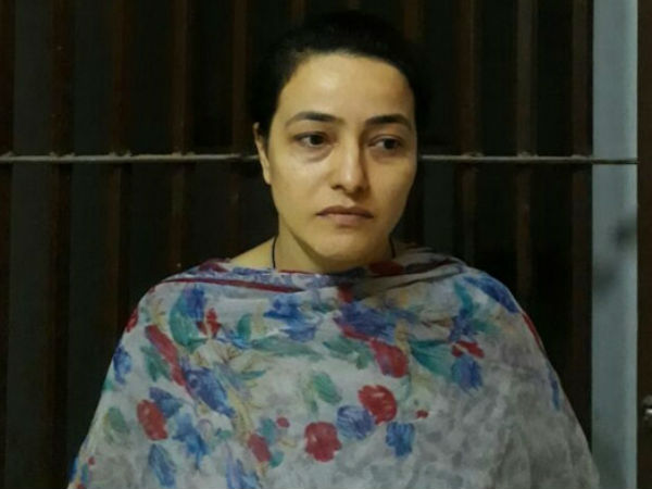 আঁধারেই দিওয়ালি কাটল রাম রহিম, হানিপ্রীতের, আপত্তি মিষ্টিমুখেও আঁধারেই দিওয়ালি কাটল রাম রহিম, হানিপ্রীতের, আপত্তি মিষ্টিমুখেও