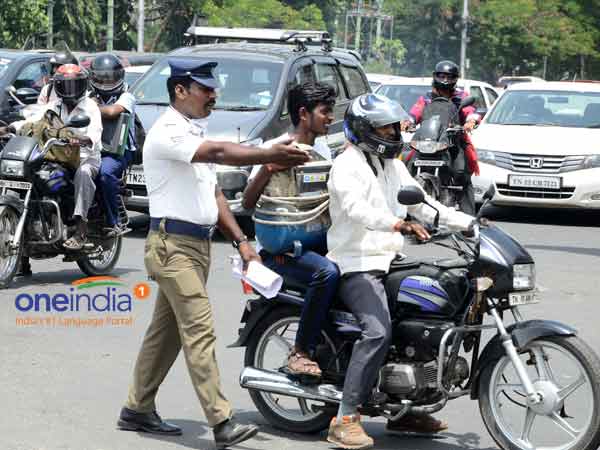 দু- চাকার আইনে সংশোধন করবে কর্নাটক, বাধা থাকবে না বাইকের পেছনে বসায় দু- চাকার আইনে সংশোধন করবে কর্নাটক, বাধা থাকবে না বাইকের পেছনে বসায়
