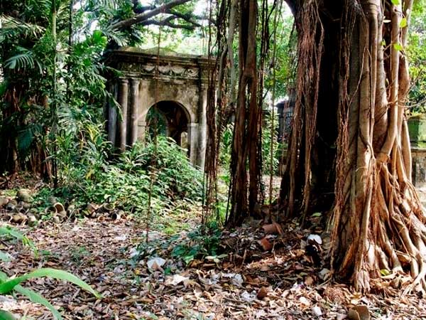 লোয়ার সার্কুলার রোডের গোরস্থান