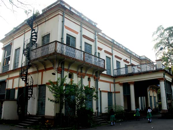 হেস্টিংস হাউস