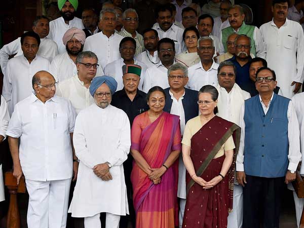 কেন ২০১৪ সালে পুরোপুরি ভরাডুবি হল কংগ্রেসের?