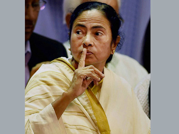 'মুকুল' ত্যাগের পর এবার কি 'দলগত প্রয়াস', মমতার ঘোষণার দিকে তাকিয়ে তৃণমূল 'মুকুল' ত্যাগের পর এবার কি 'দলগত প্রয়াস', মমতার ঘোষণার দিকে তাকিয়ে তৃণমূল