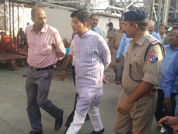 পরিস্থিতি দেখতে সরেজমিনে