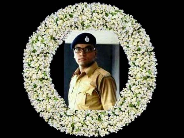সোশ্যাল মিডিয়ায় এ কোন হরিলুঠ সোশ্যাল মিডিয়ায় এ কোন হরিলুঠ