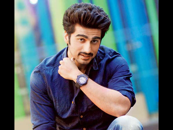 কেন অর্জুন কাপুরকে 'ধর্ষক' আখ্যা মহিলার! সরগরম সোশ্যাল মিডিয়া কেন অর্জুন কাপুরকে 'ধর্ষক' আখ্যা মহিলার! সরগরম সোশ্যাল মিডিয়া