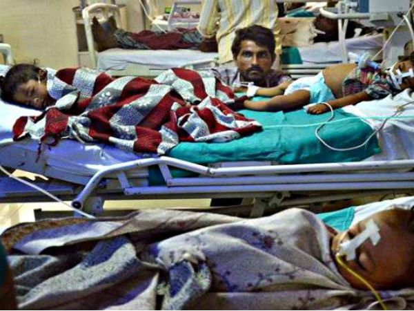 যোগী রাজ্যে বিআরডি মেডিক্যাল কলেজে লাফিয়ে বাড়ছে শিশু মৃত্যু, ২৪ ঘণ্টায় ১৯ জন মৃত যোগী রাজ্যে বিআরডি মেডিক্যাল কলেজে লাফিয়ে বাড়ছে শিশু মৃত্যু, ২৪ ঘণ্টায় ১৯ জন মৃত