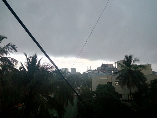 ফিরল ১৫-র জলবন্দি আতঙ্ক, প্রাকৃতিক দুর্যোগে বিধ্বস্ত চেন্নাই ফিরল ১৫-র জলবন্দি আতঙ্ক, প্রাকৃতিক দুর্যোগে বিধ্বস্ত চেন্নাই