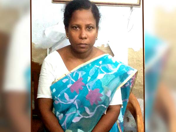 কোচিং-সেন্টারের আড়ালে ছাত্রীর সঙ্গে যৌনাচার শিক্ষকের, ফেসবুকে ভাইরাল ভিডিও কোচিং-সেন্টারের আড়ালে ছাত্রীর সঙ্গে যৌনাচার শিক্ষকের, ফেসবুকে ভাইরাল ভিডিও