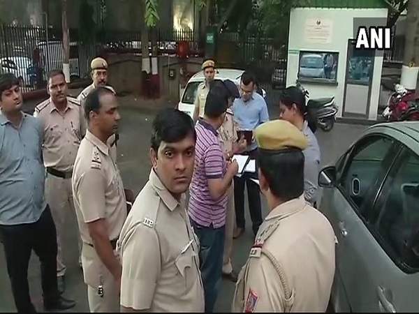 প্রকাশ্য দিবালোকে গুলিকে করে খুন মহিলাকে, ৩ দিনে পাঁচজন খুন রাজধানী দিল্লিতে প্রকাশ্য দিবালোকে গুলিকে করে খুন মহিলাকে, ৩ দিনে পাঁচজন খুন রাজধানী দিল্লিতে