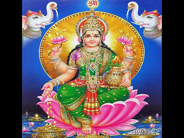 সাঁচী স্তূপে চিত্রিত গজলক্ষ্মী দেবী একই রূপে পূজিতা হন সাঁচী স্তূপে চিত্রিত গজলক্ষ্মী দেবী একই রূপে পূজিতা হন