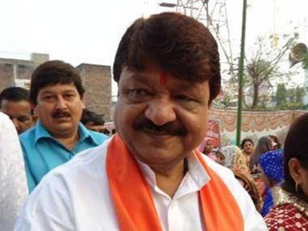 কৈলাশে আপত্তি-আস্থা অমিতে, বিজেপিতে যোগদান নিয়ে ‘জলঘোলা’ মুকুলের কৈলাশে আপত্তি-আস্থা অমিতে, বিজেপিতে যোগদান নিয়ে ‘জলঘোলা’ মুকুলের
