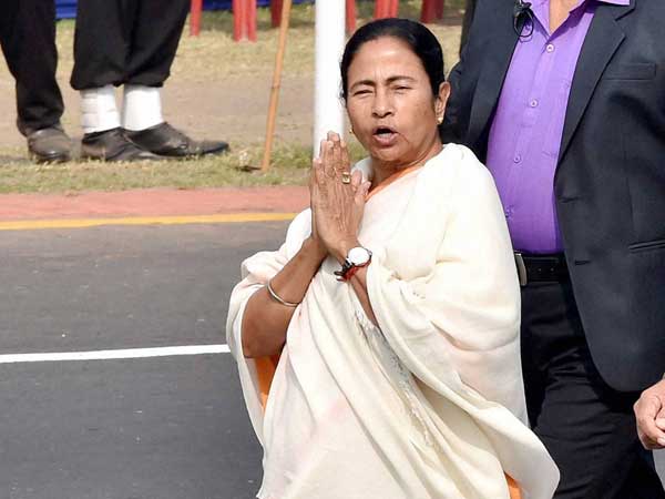 মুখ্যমন্ত্রী মমতাকে হত্যার ছক ফাঁস, উচ্চ সতর্কতা জারি মুখ্যমন্ত্রী মমতাকে হত্যার ছক ফাঁস, উচ্চ সতর্কতা জারি