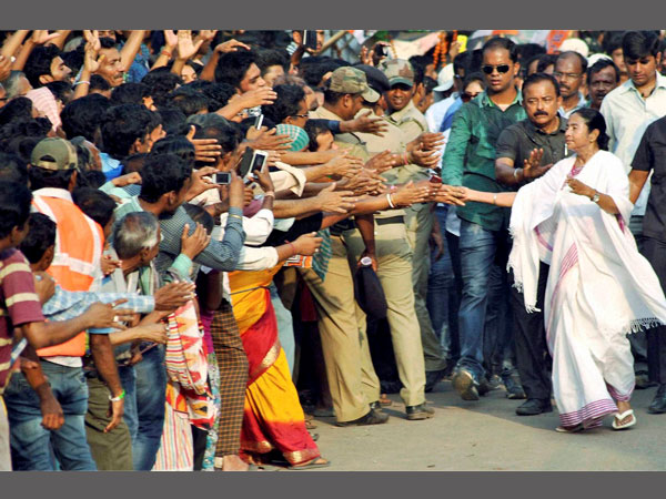 মুকুল রায়ের দলত্যাগের পর মুখ্যমন্ত্রীর জঙ্গলমহল সফর ঘিরে জল্পনা মুকুল রায়ের দলত্যাগের পর মুখ্যমন্ত্রীর জঙ্গলমহল সফর ঘিরে জল্পনা