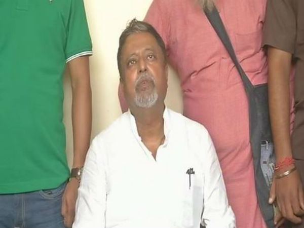 ল্যাজে খেলাচ্ছে বিজেপি! তবু পিছন ছাড়ছেন না মুকুল, তাতেই নিত্যনতুন জল্পনা ল্যাজে খেলাচ্ছে বিজেপি! তবু পিছন ছাড়ছেন না মুকুল, তাতেই নিত্যনতুন জল্পনা