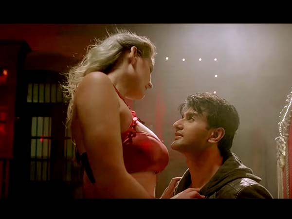লিক হল 'রাগিনী এম এম এস রিটার্নস'-এর এই যৌন উন্মাদনার দৃশ্য, ভাইরাল ভিডিও লিক হল 'রাগিনী এম এম এস রিটার্নস'-এর এই যৌন উন্মাদনার দৃশ্য, ভাইরাল ভিডিও