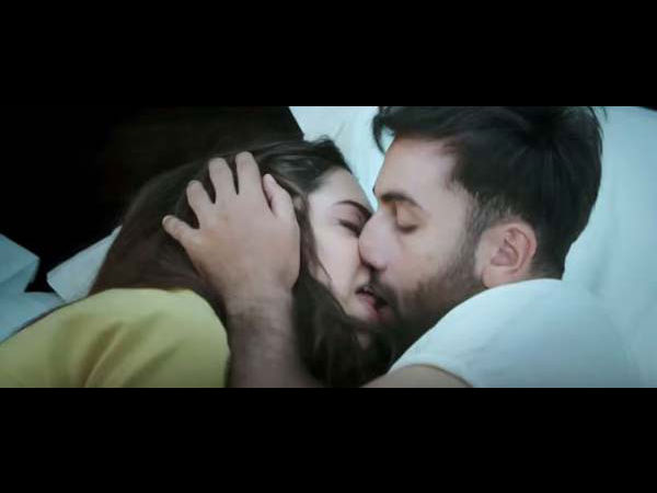 তামাশা সিনেমায় অন্তরঙ্গ দৃশ্যে রণবীর-দীপিকা তামাশা সিনেমায় অন্তরঙ্গ দৃশ্যে রণবীর-দীপিকা
