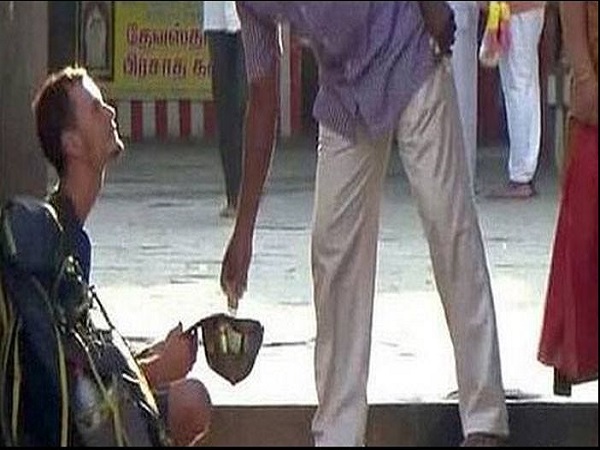 মন্দিরের বাইরে রাশিয়ার 'ভিক্ষুক', সাহায্যের আশ্বাস সুষমা স্বরাজের মন্দিরের বাইরে রাশিয়ার 'ভিক্ষুক', সাহায্যের আশ্বাস সুষমা স্বরাজের